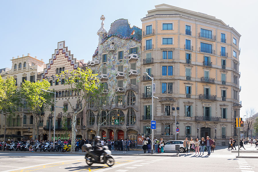 Casa Batlló in Barcelona von Antoni Gaudí | Spanien | Peter R. Stuhlmann | peteraroundtheworld